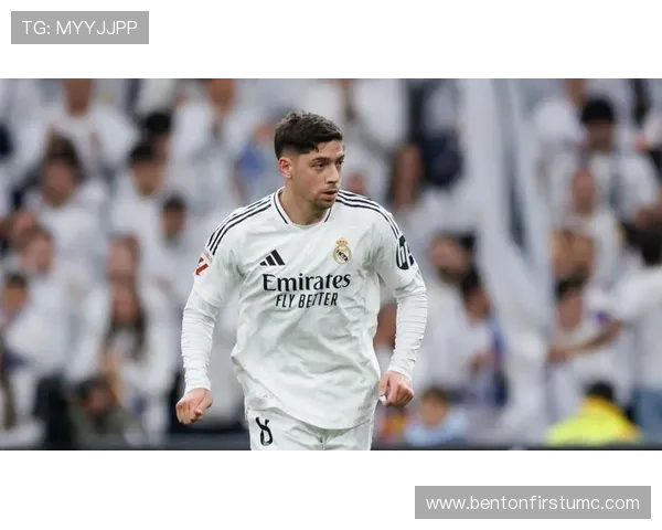 马卡:球员采访引争议,皇马要求媒体采访时需得到俱乐部批准 马卡:球员采访引争议,皇马要求媒体采访时需得到俱乐部批准